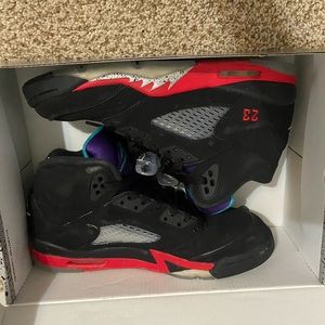 Black Jordan 5 (6.5Y)